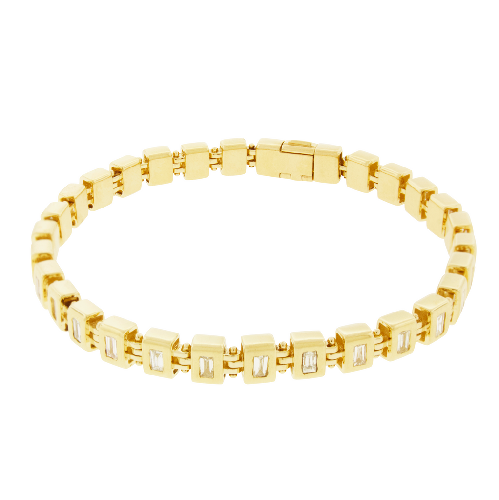 <p>LUIS MORAIS 14k yellow gold Ingot link bracelet with TLC diamond baguettes.<span style="font-size: 0.875rem;"></span></p> <ul> <li></li> </ul>