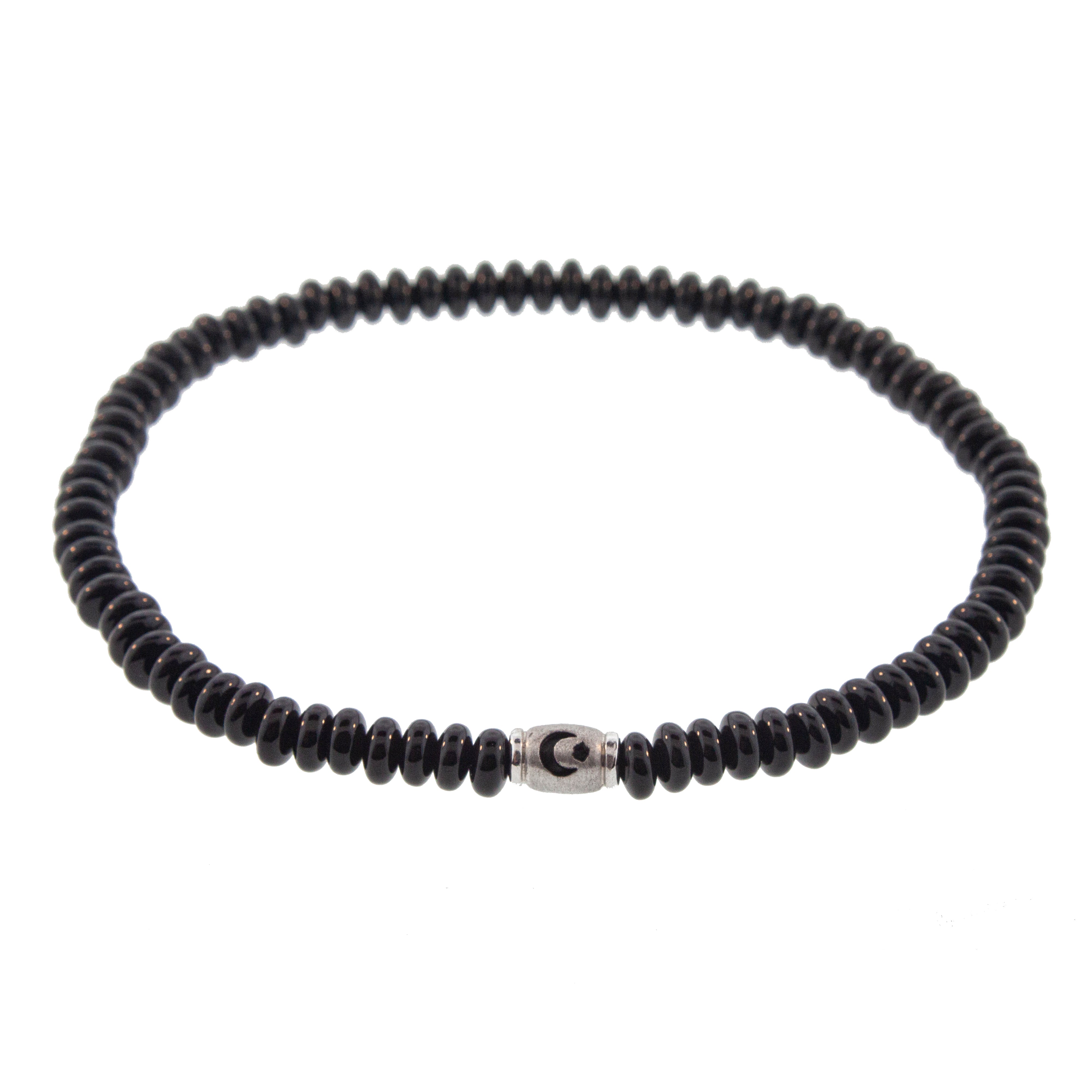 Corps en or blanc avec bracelet en perles d'onyx et lune/étoile