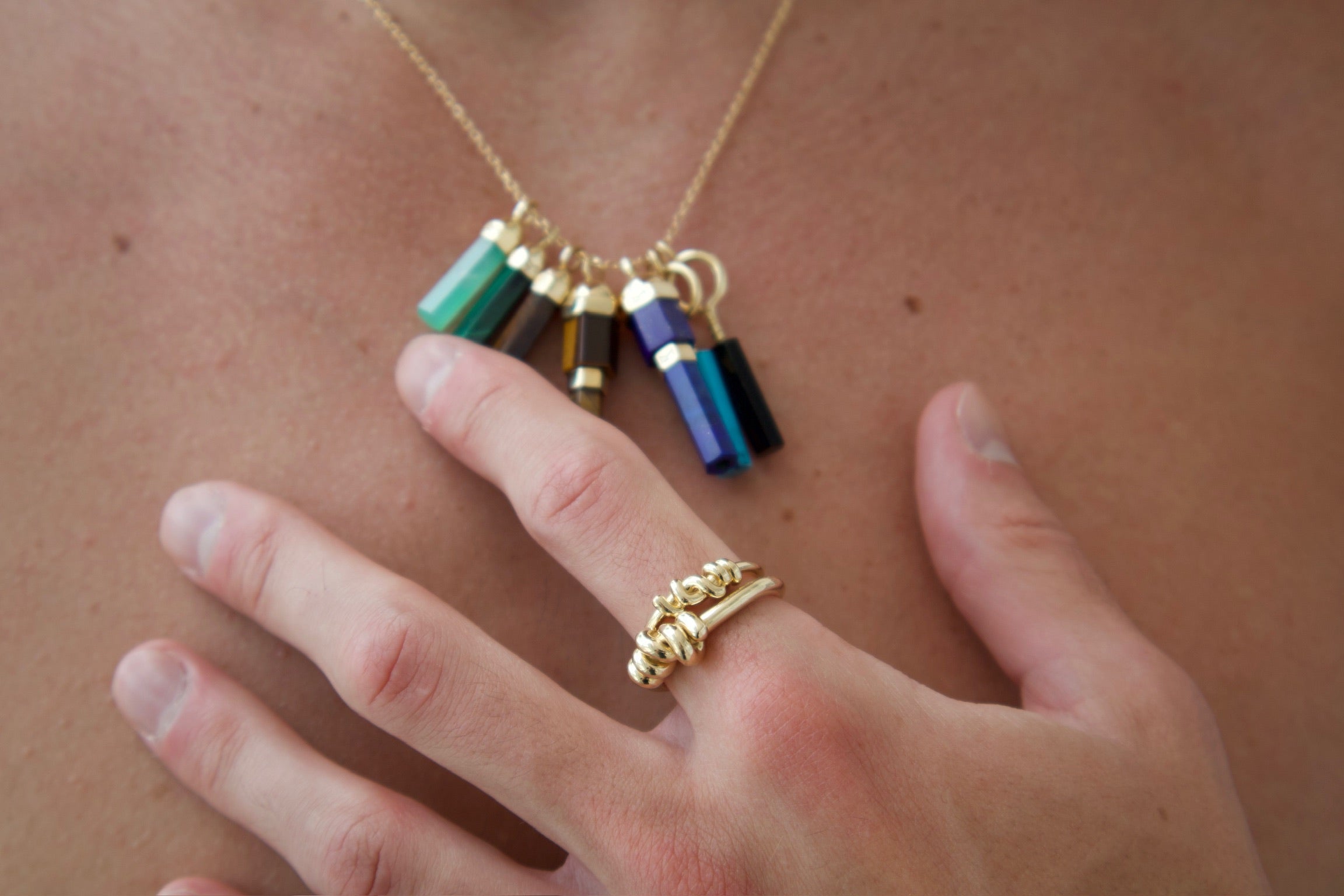 Thick Entangled Knot Ring