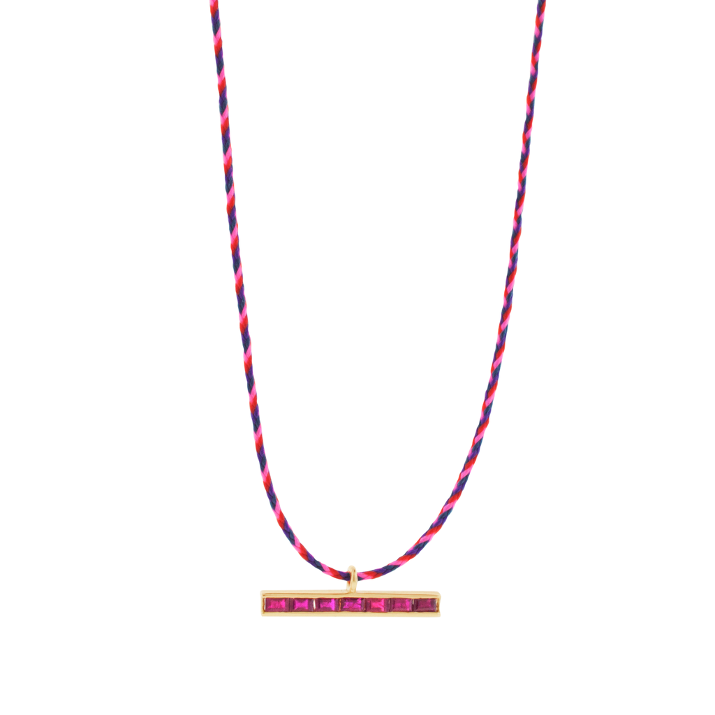 Barre d'identification Ruby Baguette sur collier cordon