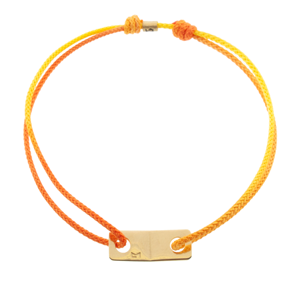 Petite plaque d’identification à maillons dorés sur bracelet cordon ombré jaune